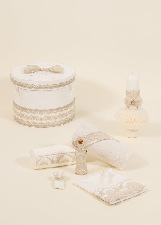 Set Botez Isaura 3 Piese, Lumanare, Trusou si Cufar Personalizat Botez AnneBebe