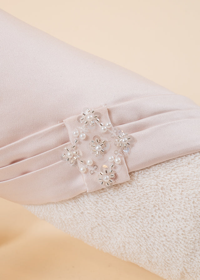 Set Botez Patricia 4 Piese, Rochie, Trusou, Lumanare si Cufar Personalizat Botez AnneBebe