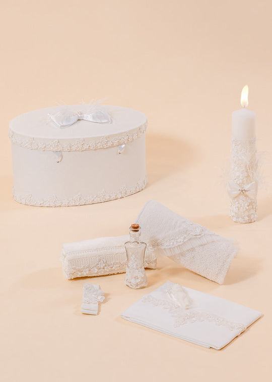 Set Botez Amira 3 Piese Lumanare Trusou si Cufar Personalizate AnneBebe