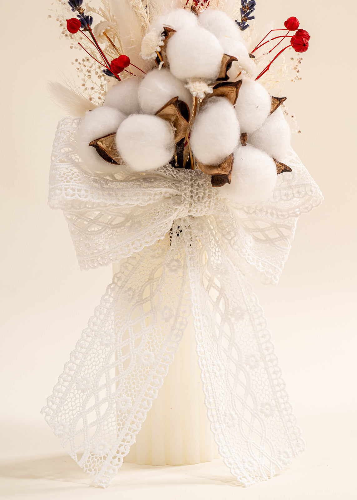 Lumanare Brandusa Flori Si Funda Dantela Bumbac Crem AnneBebe