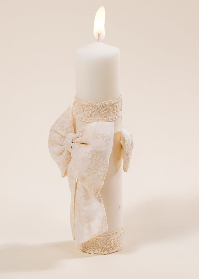 Set Botez Dorina 4 Piese Rochie Trusou Lumanare si Cufar Personalizat Botez AnneBebe