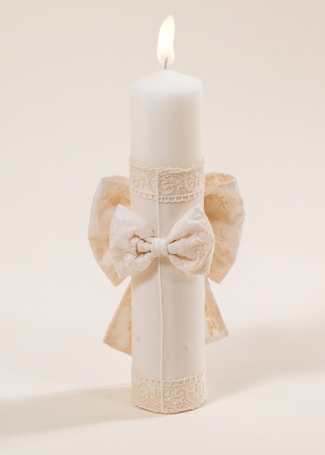 Set Botez Dorina 4 Piese Rochie Trusou Lumanare si Cufar Personalizat Botez AnneBebe