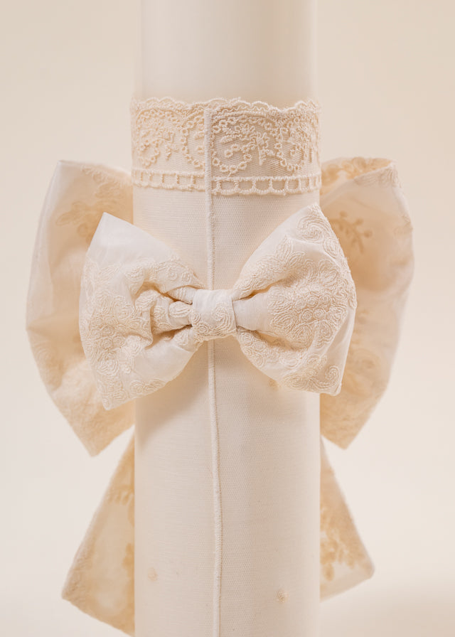 Set Botez Dorina 4 Piese Rochie Trusou Lumanare si Cufar Personalizat Botez AnneBebe