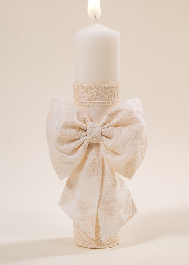 Set Botez Dorina 4 Piese Rochie Trusou Lumanare si Cufar Personalizat Botez AnneBebe