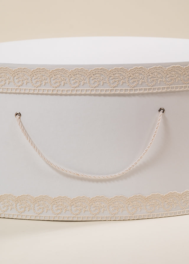 Set Botez Dorina 4 Piese Rochie Trusou Lumanare si Cufar Personalizat Botez AnneBebe