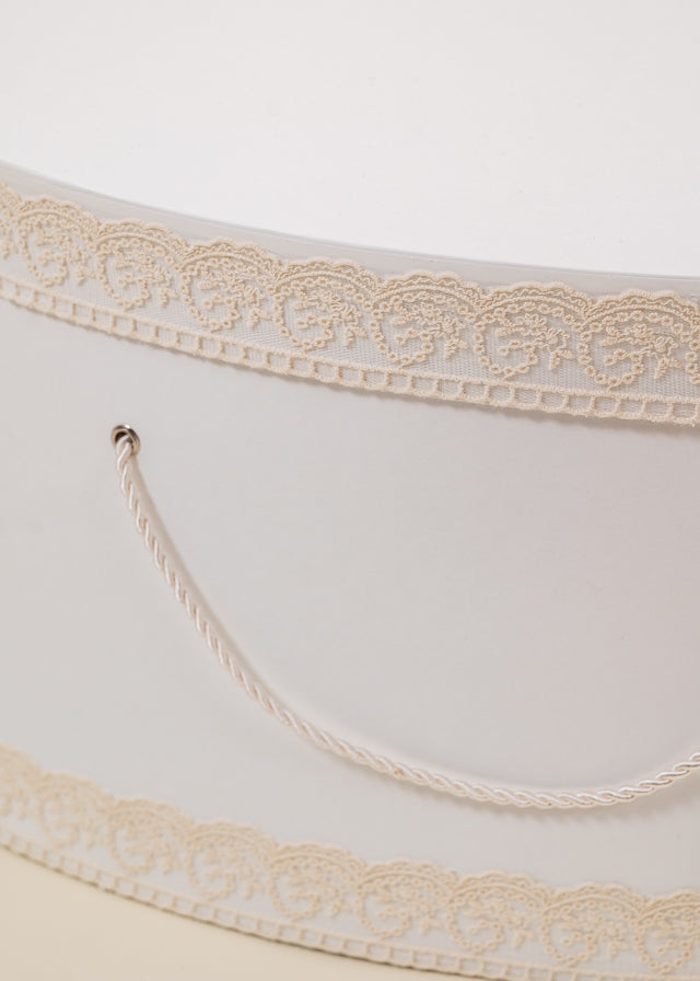 Set Botez Dorina 4 Piese Rochie Trusou Lumanare si Cufar Personalizat Botez AnneBebe