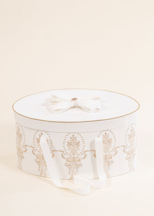 Cufar Nicole Oval Crem Cu Funda Pe Capac Bordura Flori Capucino Cu Auriu AnneBebe