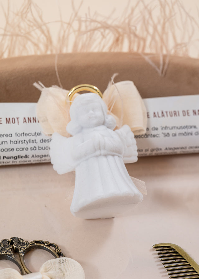 Girls' tray set for cutting the mot and breaking the Cappucino cake with flakes AnneBebe