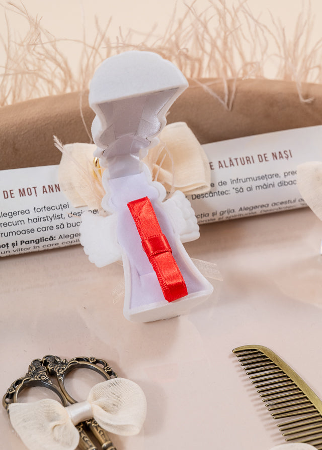 Girls' tray set for cutting the mot and breaking the Cappucino cake with flakes AnneBebe