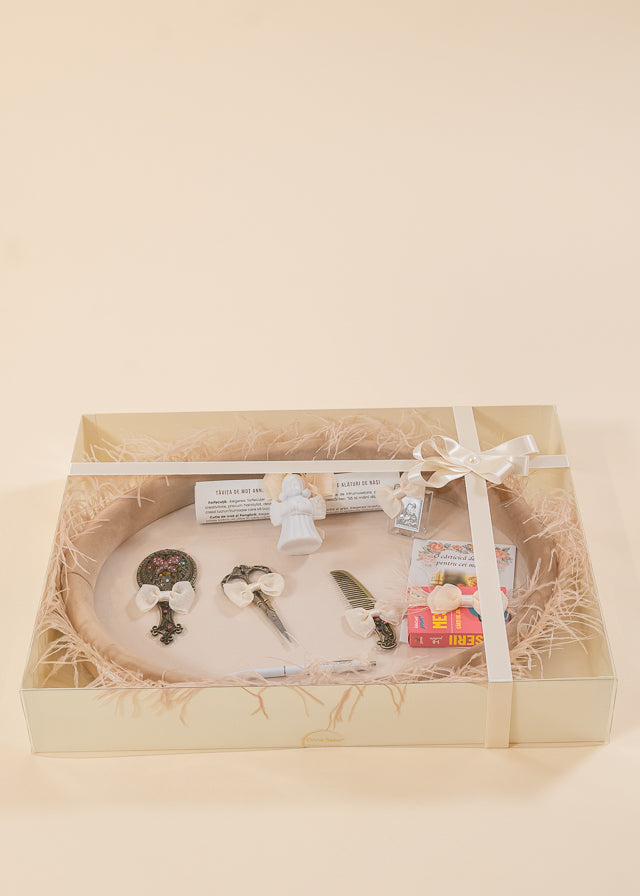 Girls' tray set for cutting the mot and breaking the Cappucino cake with flakes AnneBebe