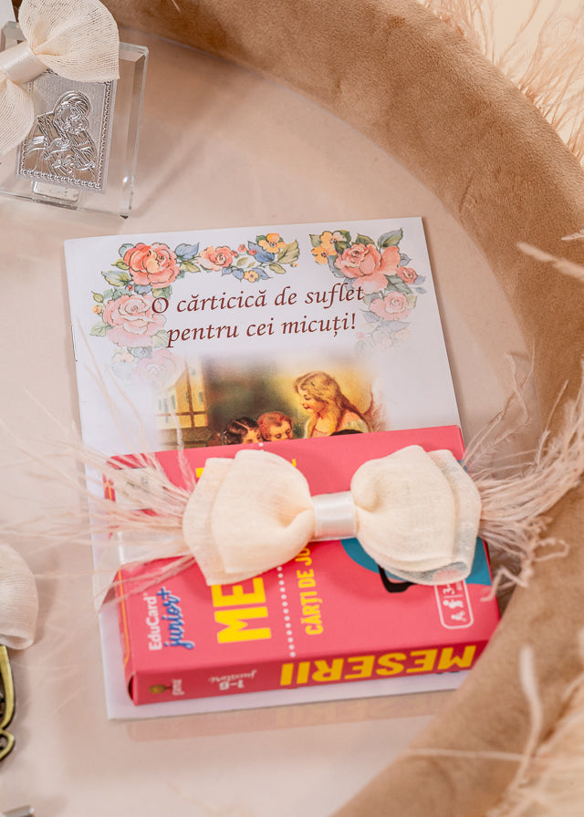 Girls' tray set for cutting the mot and breaking the Cappucino cake with flakes AnneBebe