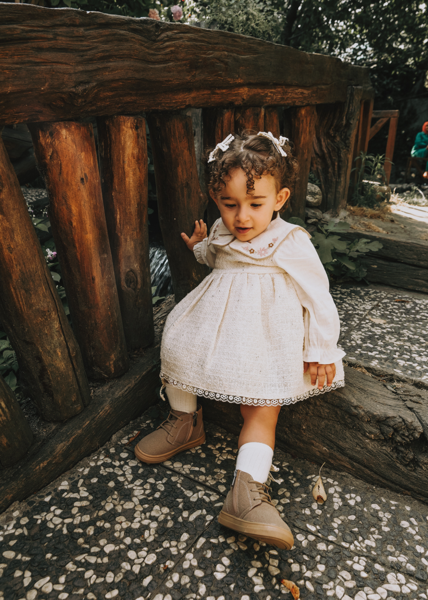 Rochie Tip Sarafan Stofa Crem cu Paiete, Maneci si Guler Tip Camasa 3732 Mino Baby