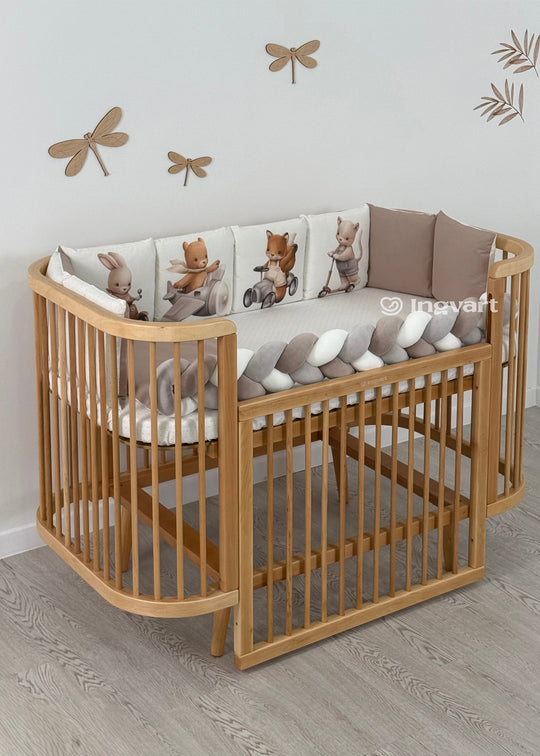 Set Protectie si Lenjerie Pătuț 7 Piese Animalute și Mașinuțe Bej cu alb 6744601 Ingvart