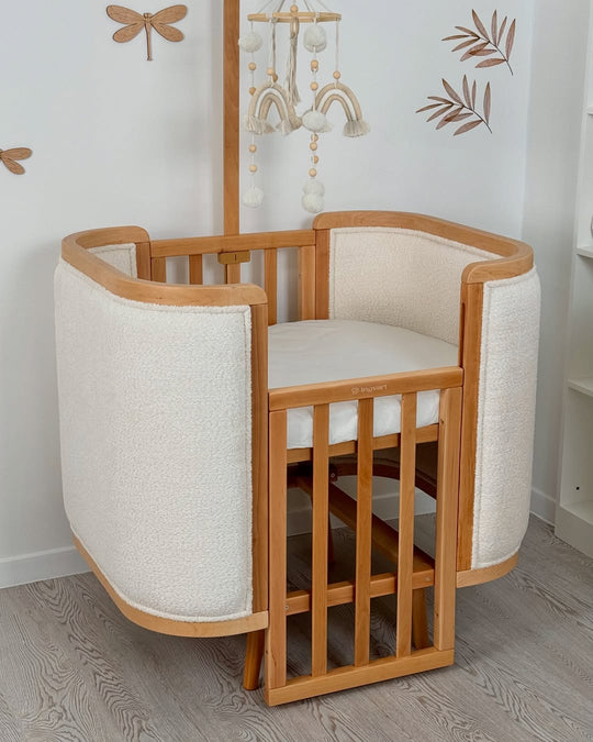 Patut bebelusi alb/natur evolutiv cosleeper lemn + capitonat Boucle Boho Ingvart