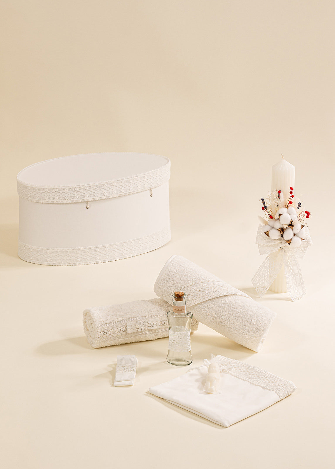 Set Botez Brandusa 3 Piese, Lumanare, Trusou si Cufar Personalizate AnneBebe