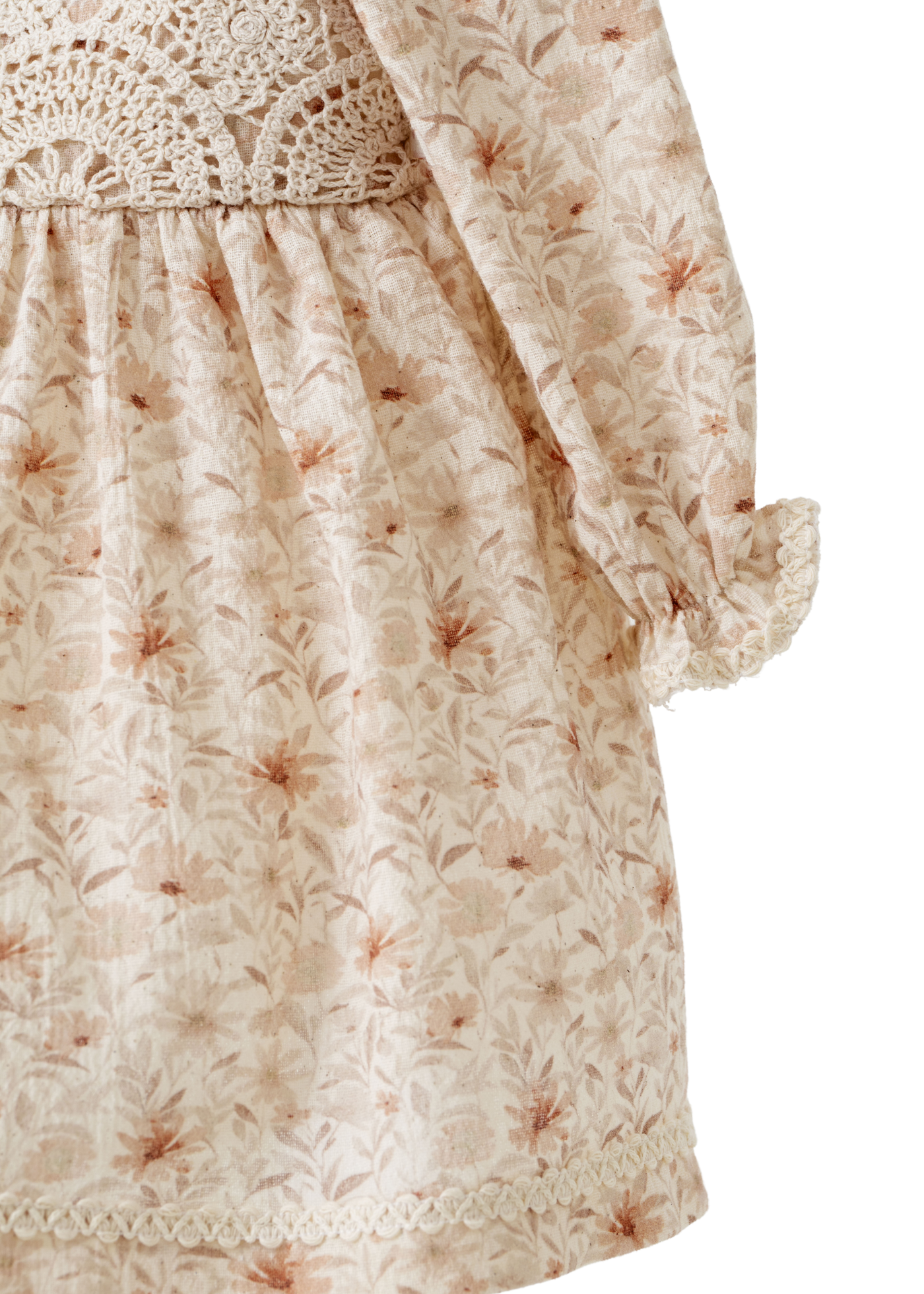 Rochie Bej din Muselina cu Maneca Lunga Imprimeu Flori Roz Pudra si Dantela Crosetata in Talie 4419 MyMio