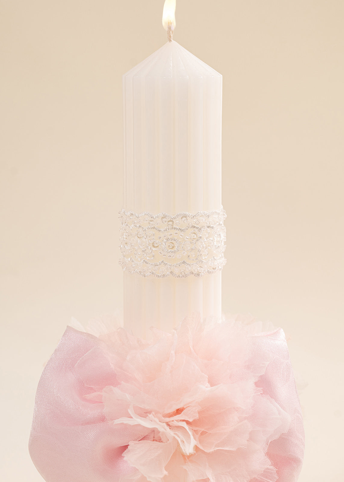 Lumanare Smaranda Funda Organza Si Flori Roz AnneBebe