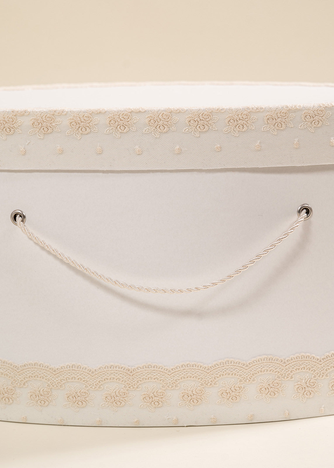 Set Botez Mira 4 Piese, Rochie, Trusou, Lumanare si Cufar Personalizat Botez AnneBebe