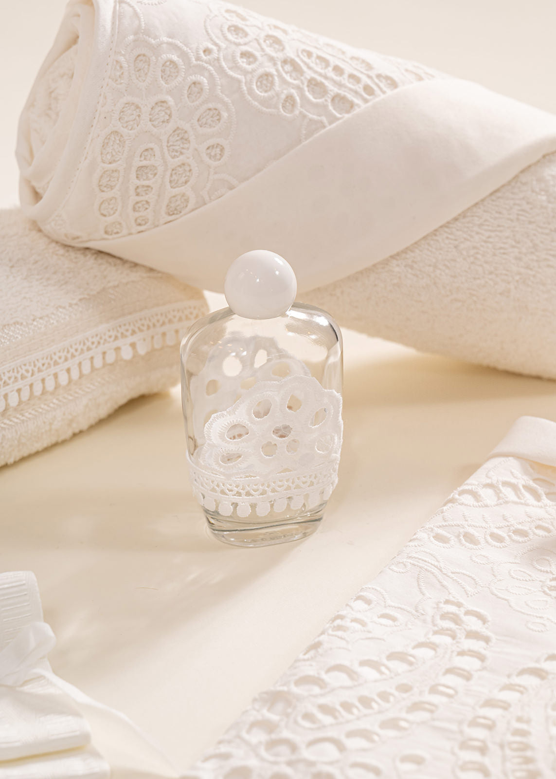 Set Botez Malina 3 Piese Lumanare Trusou si Cufar Personalizate AnneBebe