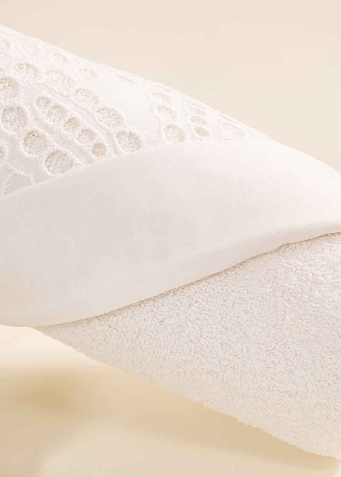 Set Botez Malina 3 Piese Lumanare Trusou si Cufar Personalizate AnneBebe