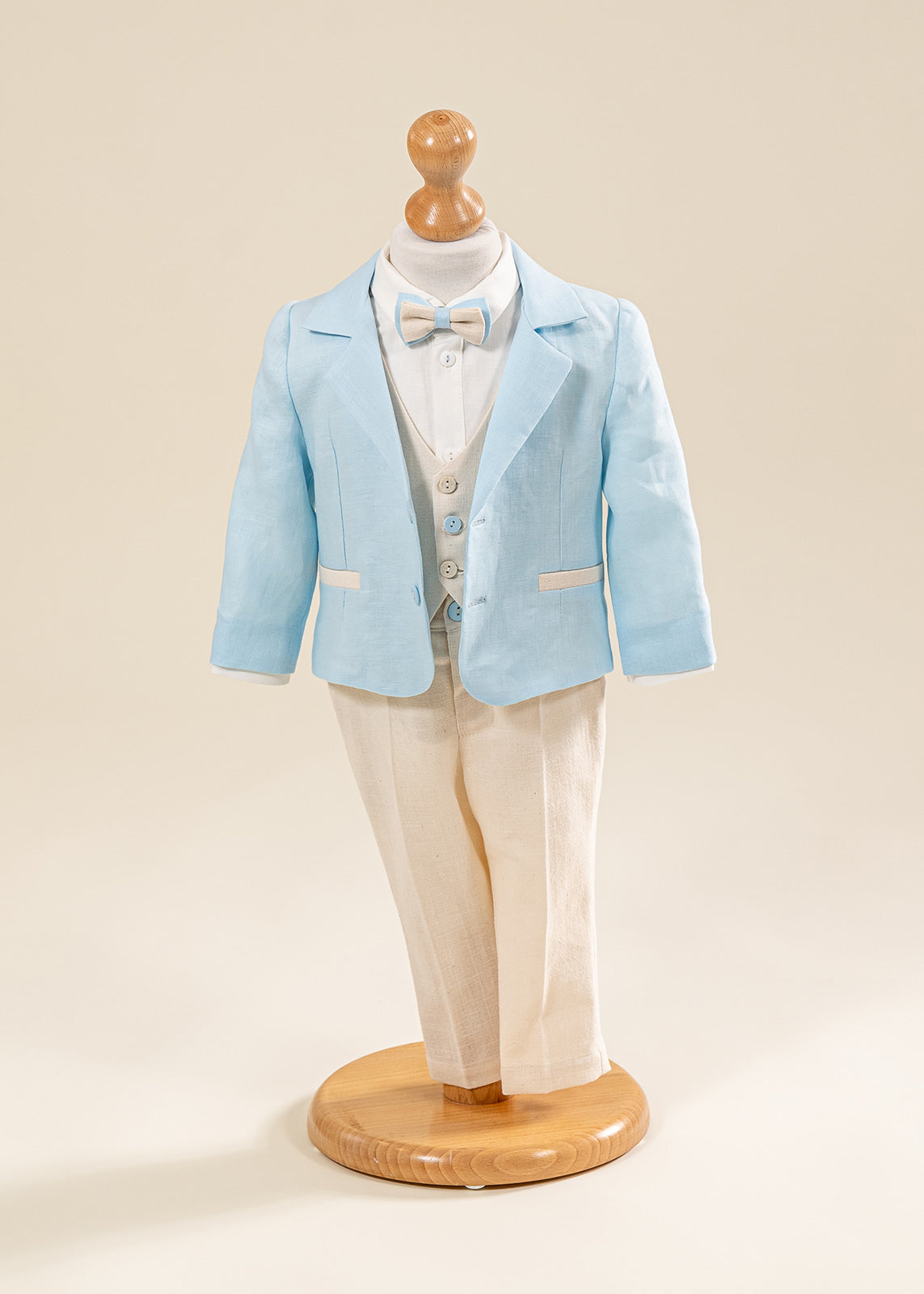 Set Botez Andrew 4 Piese, Costum, Trusou, Lumanare si Cufar Personalizat Botez AnneBebe