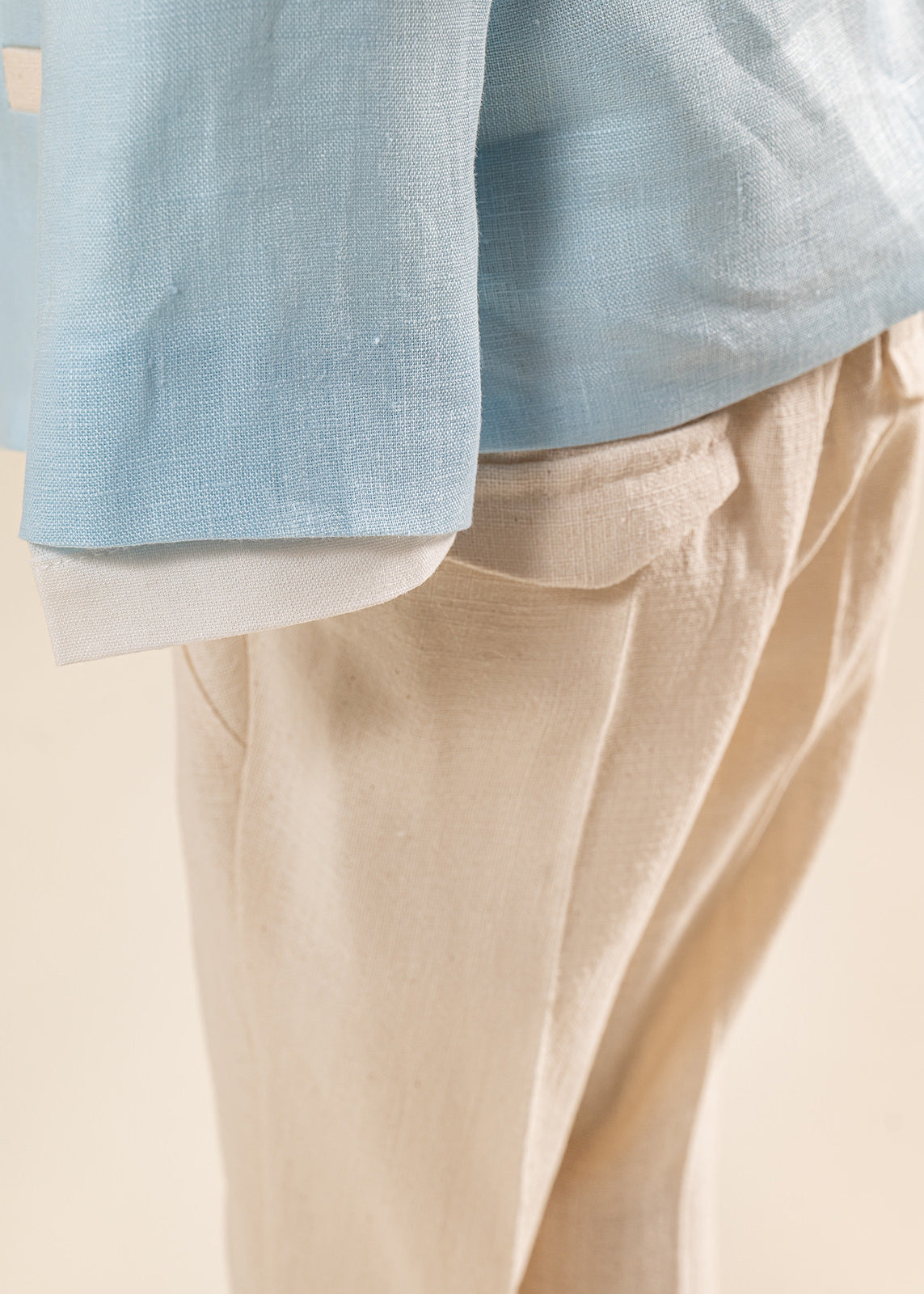 Costum Andrew din In Sacou Bleu Pantalon Bej AnneBebe