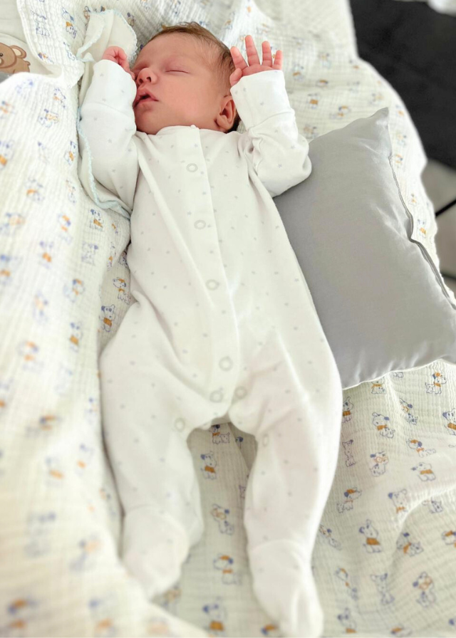 Scutec Textil Bebelusi din Muselina Crem Cu Imprimeu Catelusi AnneBebe