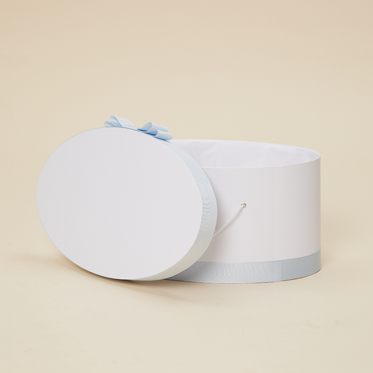 Cufar Oval Alb Cu Banda Ripsata Bleu Elegant Baieti AnneBebe