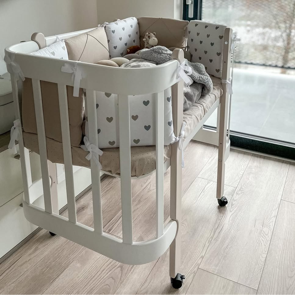 Patut Transformabil 5 in 1 Lemn Nika Alb-Cappuccino cu Bare Groase 60x95/120cm Ingvart