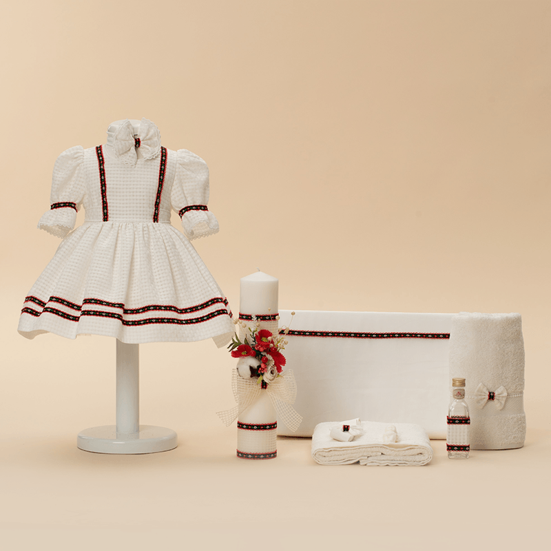 AnneBebe - Set Botez Sofia 3 Piese Ivory Cu Tematica Traditionala ( Rochita+Lumanare+Trusou ) Personalizat Botez AnneBebe