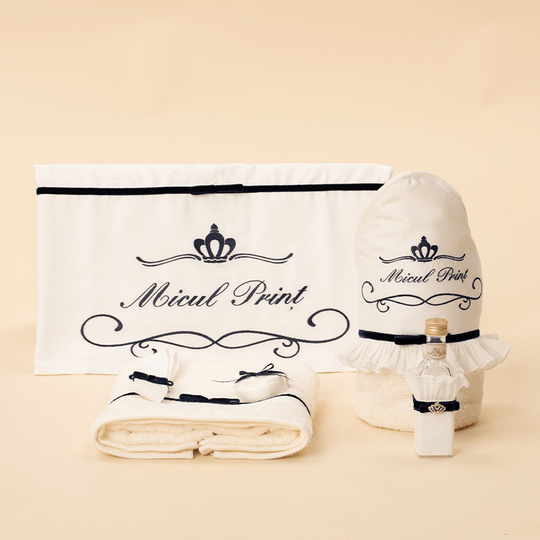 Trusou Micul Print Crem & Bleumarin Cu Pliseu Crem Baietei AnneBebe