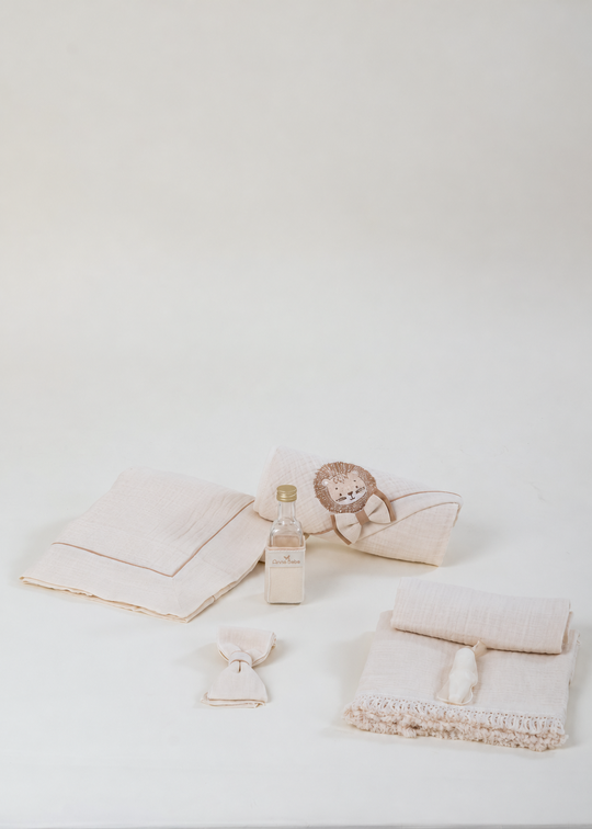 Embroidered Lion Layette Cappuccino and Beige Muslin (Hector and Enzo)