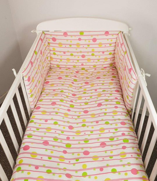 Set Protectie Patut Bebelusi 4 Piese 60x120 cm, 63x127 Roz Cu Buline - Andy Helen Italia