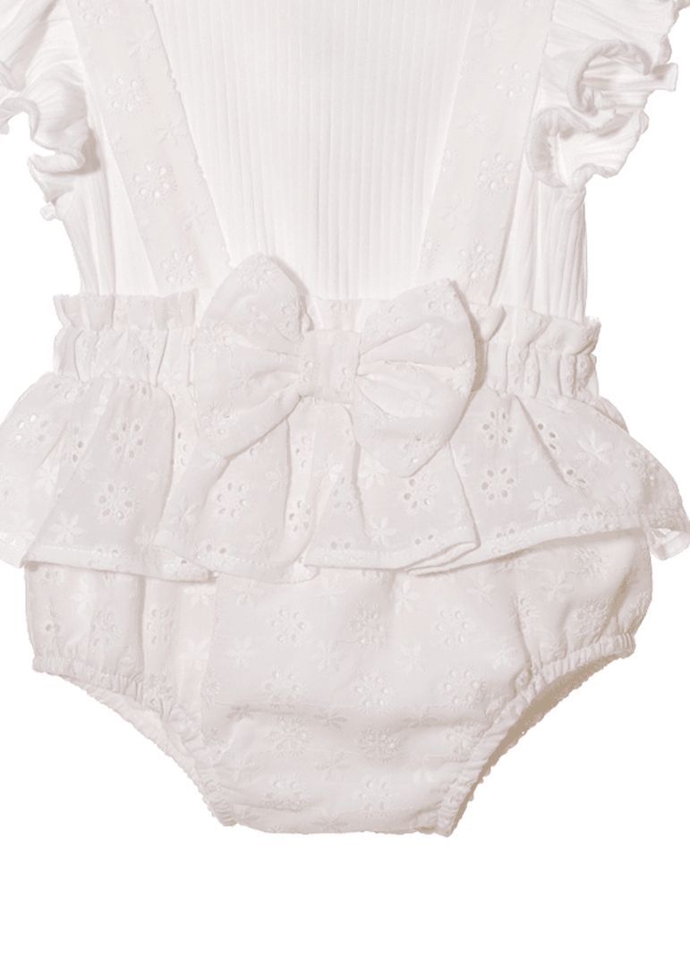 Set 3 Piese Ivory Salopeta Scurta Broderie Bumbac Tricou & Bentita M0528 - Camera Bebelusului