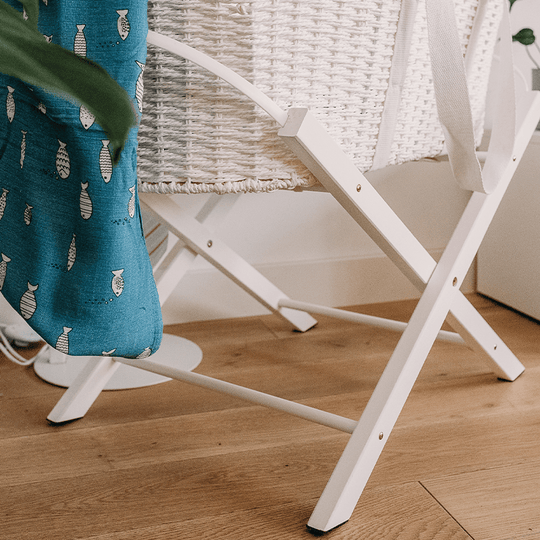 Suport Lemn Alb Simplu Pentru Cosulet Ahoj Baby